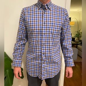 Men’s button down collared dress shirt